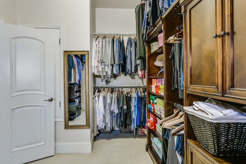 closet 4572626 1920