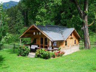 small wooden house 906912 1920
