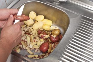 Správná příprava brambor promění váš bramborový salát na michelinský pokrm. Tajemství spočívá ve zvoleném druhu a postupu