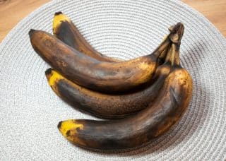 cerne banany prezrale