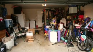 neuklizena garaz rekonstrukce