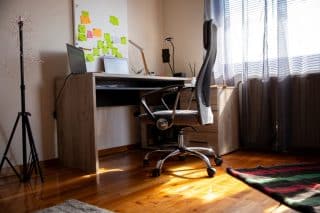 Tipy jak si doma vytvořit ideální prostor ke studiu a práci: Barvy hrají velkou roli, dbejte také na správný výběr vybavení
