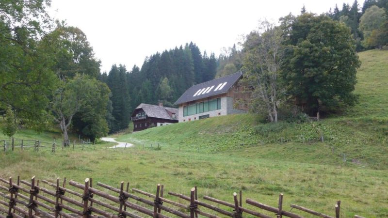 stara stodola pohled zvenci