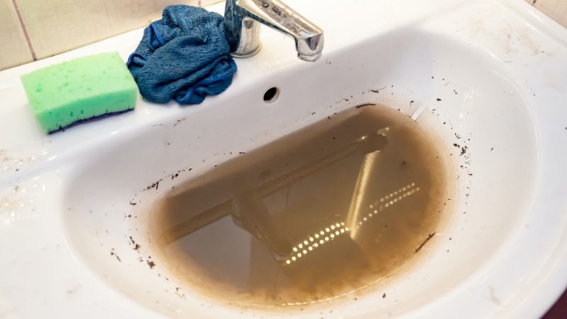 ucpane umyvadlo odpad