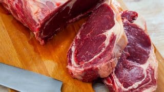 Tip šéfkuchaře, jak připravit luxusní steaky: Aby bylo maso křehké a šťavnaté, je potřeba dodržet 4 kroky