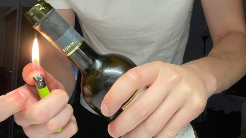 otevrit vino zapalovacem