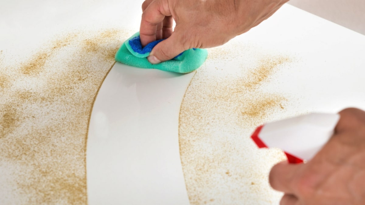 Jak odstranit mastnotu z jakéhokoliv povrchu v kuchyni, aniž byste ho poškodili – stačí nastříkat a setřít