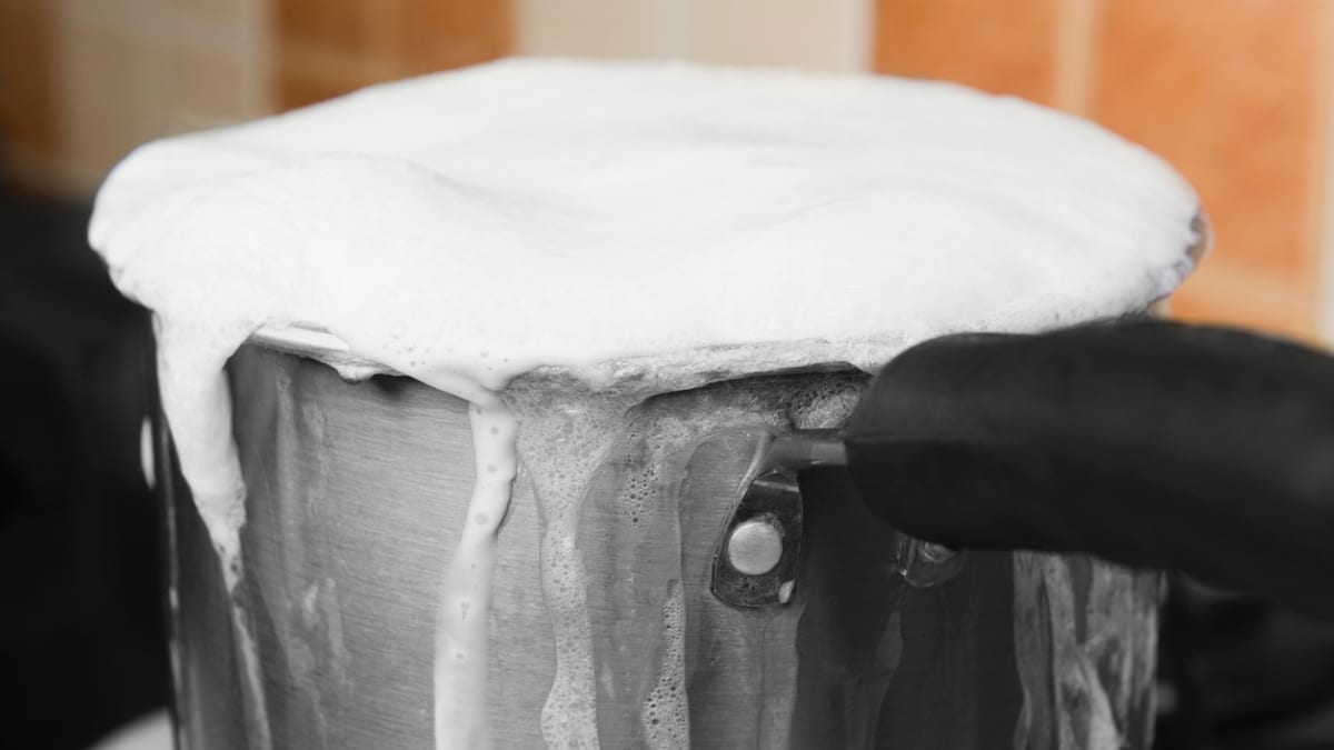 Babská rada, která šetří váš čas i nervy – zapamatujte si trik, díky kterému už vám nikdy nepřeteče voda z hrnce