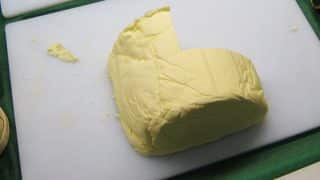 Máslo vyrábím v pračce. Je to rychlé, skoro bez práce a zdražování mě nerozhodí. Předkové to dělali podobně