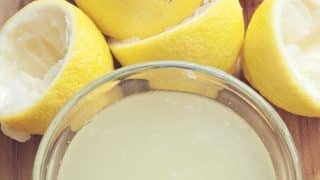 Jak dostat z citronu i poslední kapičku šťávy: Efektivní vychytávka, u které není třeba si špinit ruce ani používat sílu