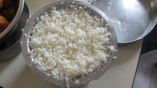 Slepená rýže se dá zachránit. Moje babička používala kousek chleba, ale jsou i další způsoby