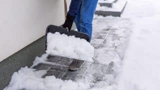 I bez soli se dá zbavit ledovky a sněhu. Bezpečný chodník zajistí také materiály, které jsou šetrné k přírodě