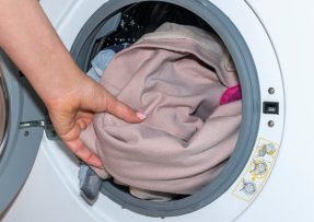 Vkládání prádla do pračky