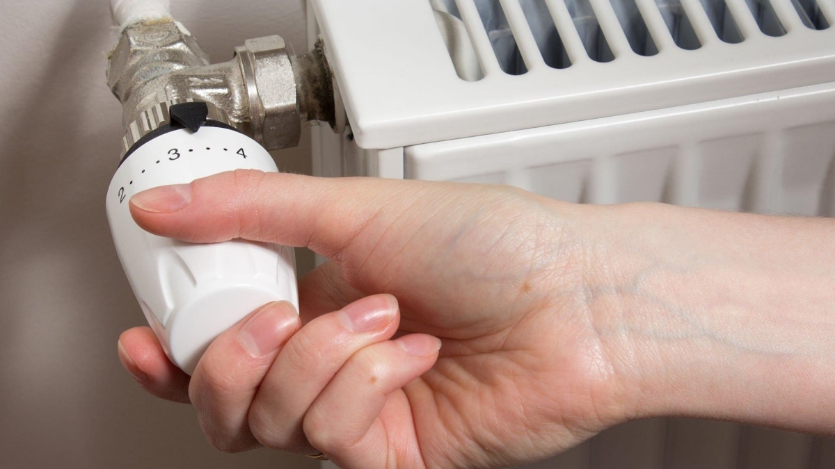 Na kterou číslici otočit knoflík topení a jak fungují termostatické radiátorové ventily: Hvězdička se rovná 7 °C, pětka 30 °C