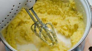 Vyšlehat bramborovou kaši v mixéru není dobrý nápad. Přílohu to nenávratně zničí