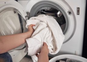 Vkládání prádla do pračky