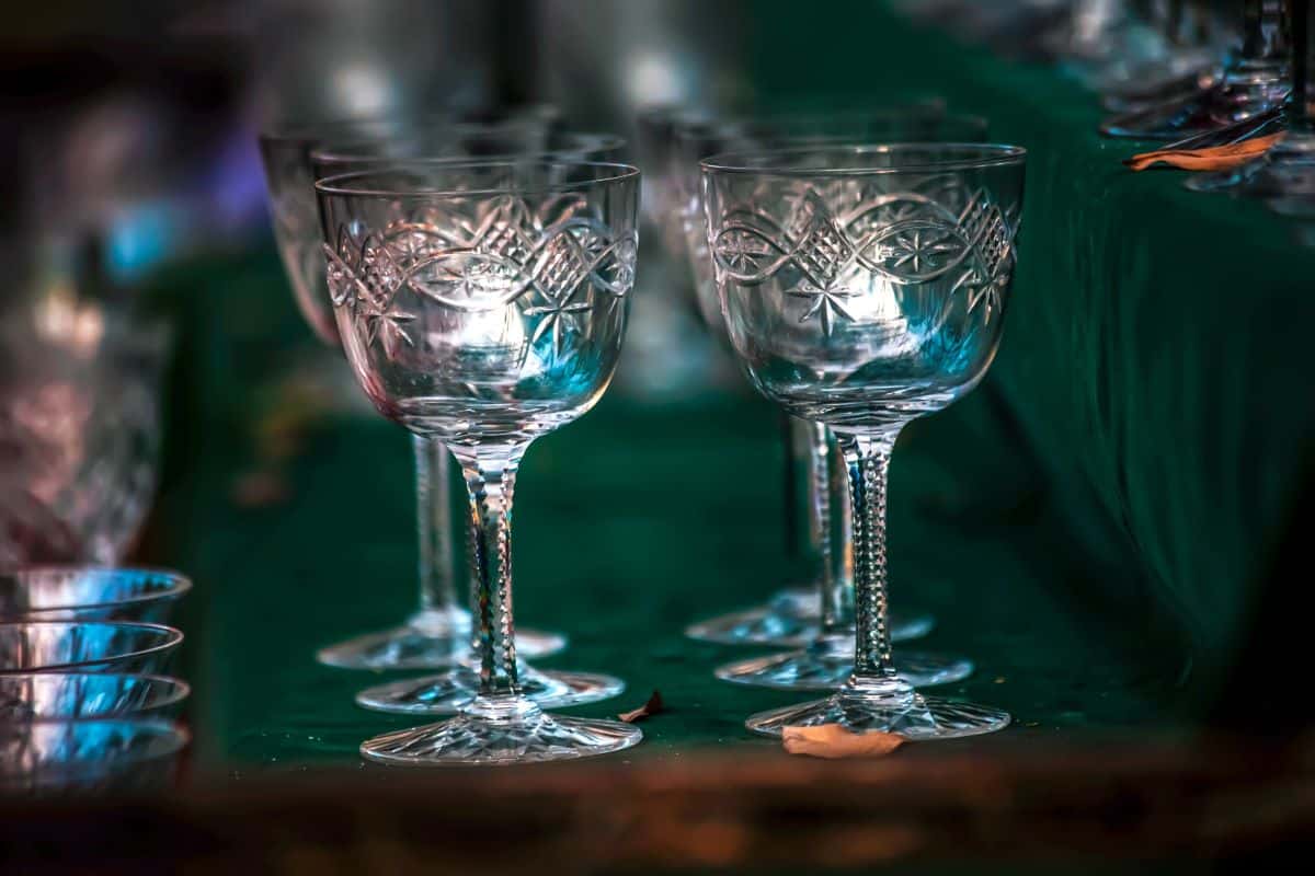 Cena broušeného skla letí nahoru. Lidé se ho nebojí nabídnout i za desítky tisíc Kč