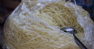 spagety igelitovy sacek