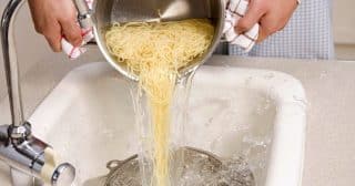voda testoviny spagety