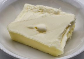 výroba domácího másla