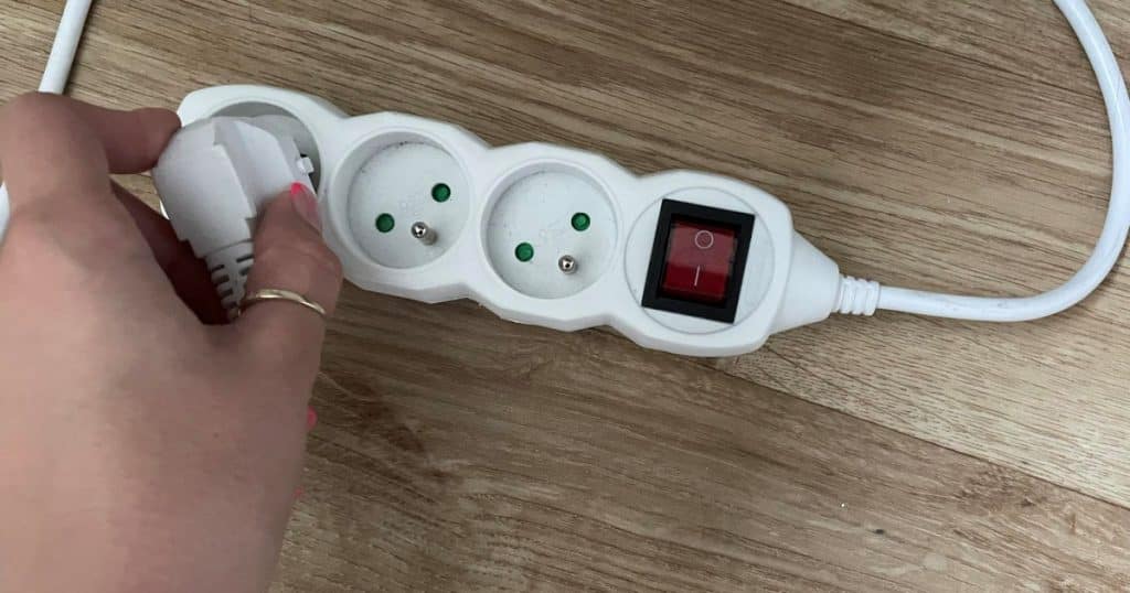 zasuvka prodluzovacka zapojeni