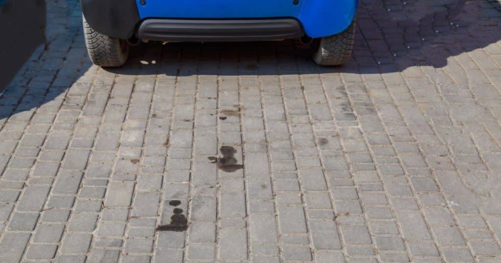 auto dlazebni kostky skvrny