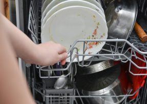 špinavé nádobí