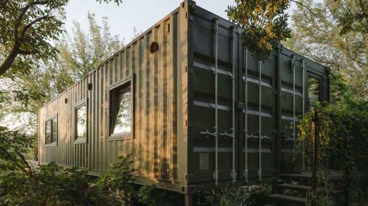 Mobilní chata ze dvou kontejnerů