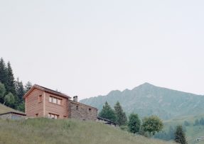 Chata v horách – exteriér