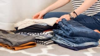 10 způsobů, jak provonět oblečení ve skříni: Čajovými sáčky, vonnými papíry i sušenými citrusy