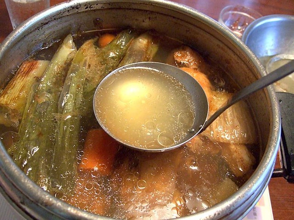 Do vývaru se vyplatí dát jablko. Zařídí jemnější, zato plnější chuť