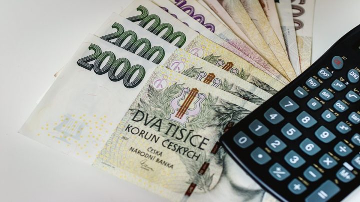 Bankovky a kalkulačka