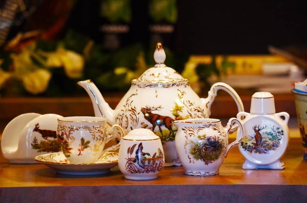 porcelánová sada nádobí