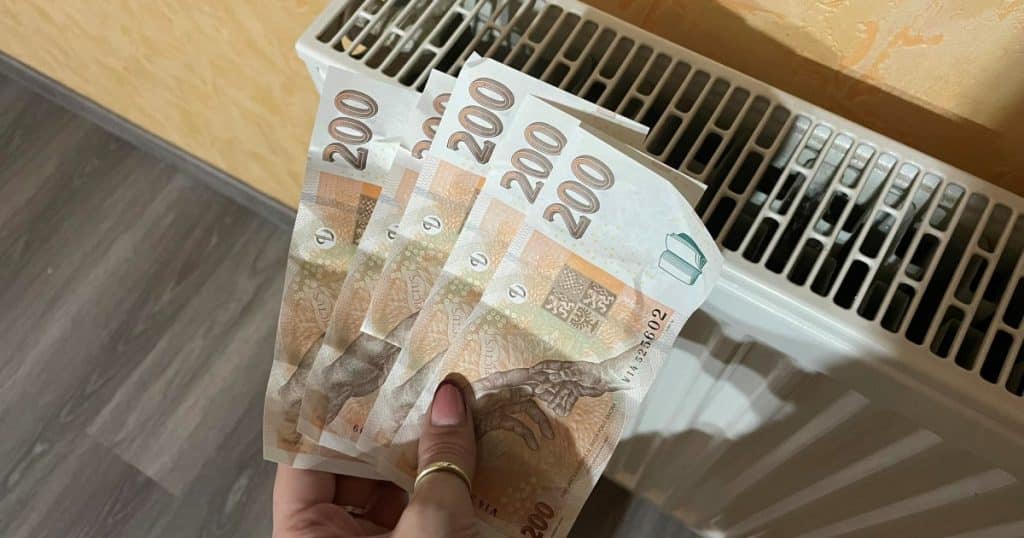 penize radiator topeni setreni