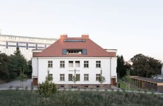 Přeměna minulosti v budoucnost: Rekonstrukce vil z roku 1925 na Vinohradech