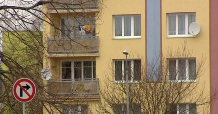 byty zluty dum