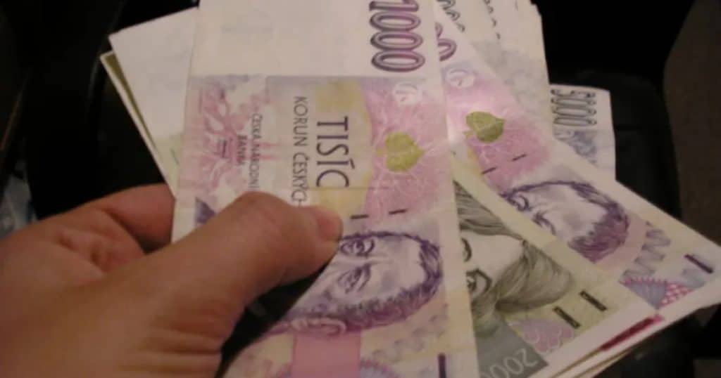 penize bankovky hodnoty