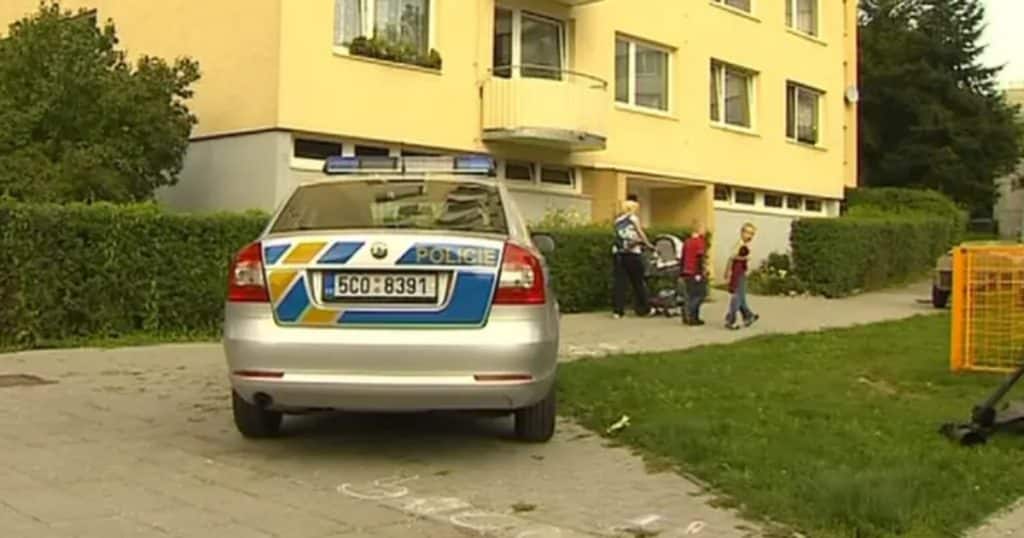 policie panelak byt lide