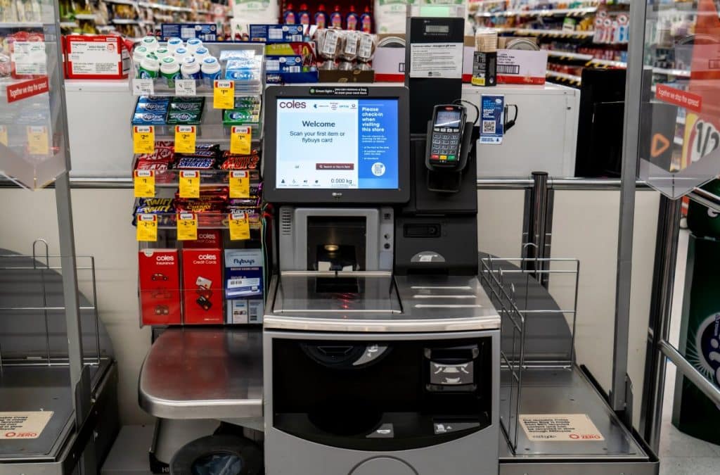 samoobsluzna pokladna supermarket