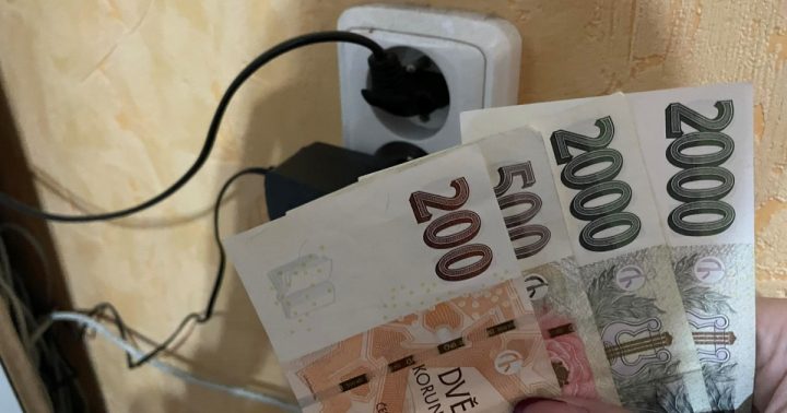 elektrina zasuvka penize vydaje