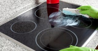 Indukční deska bude jako nová bez rizika poškrábání: Pomůže leštidlo, které se dává do myčky