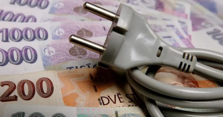 elektrina penize zasuvka kabel