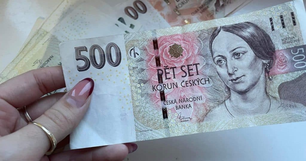 penize poplatek bankovky