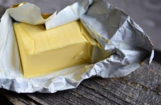 Pravda o másle v českých obchodech: 98 % lidí ani neví, co kupuje. Pozorně se podívejte na etiketu