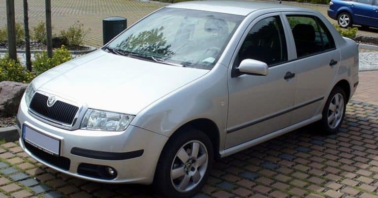 skoda fabia parkoviste