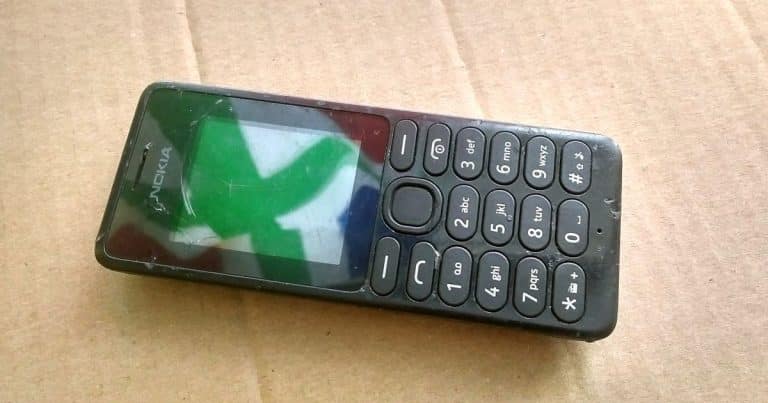 Prodejte starý mobilní telefon a máte vyděláno na důchod: Sběratelé jsou za některé modely ochotni zaplatit i 100 000 Kč