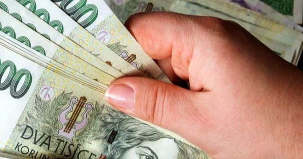 ceske penize bankovky nehet