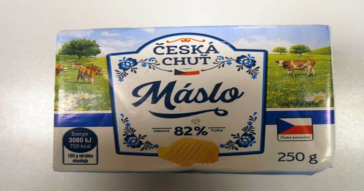 Lidé koupili v obchodě žluklé máslo. Inspekce důrazně varuje před jeho konzumací