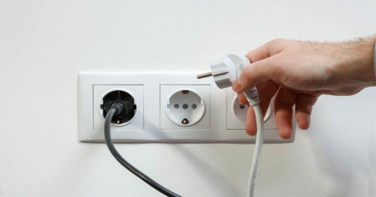 Kam podle elektrikářů nikdy nedávat prodlužovací kabel