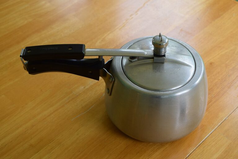 pressure cooker hawkins contura model 3 litres 4